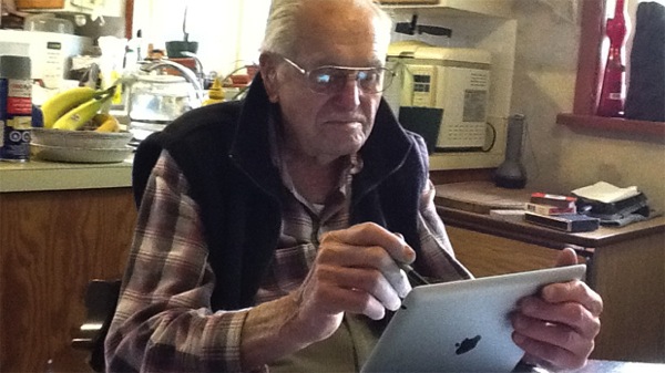 charles-fisher-wwII-veteran-ipad